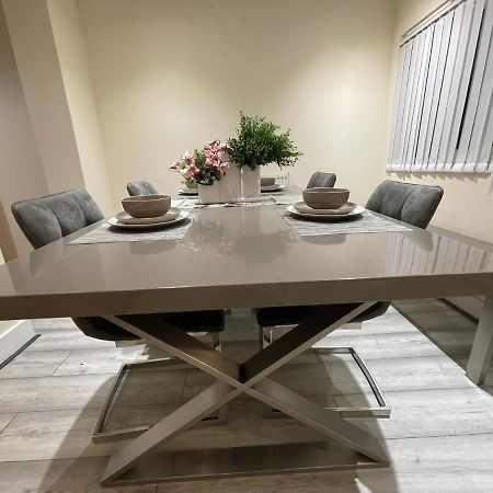 Big 3 Bedroom London House With 2 Bathroom Plumstead  Exteriör bild