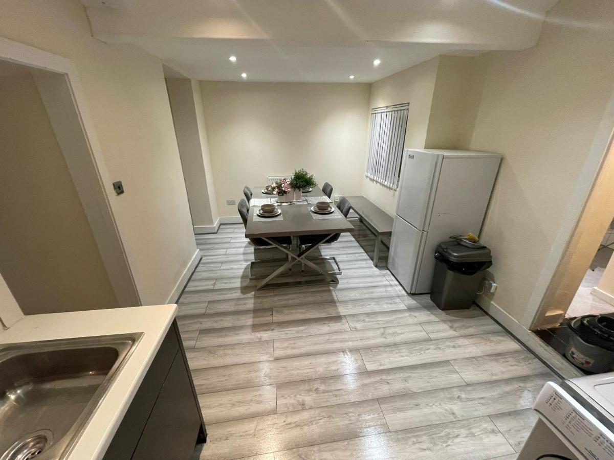 Big 3 Bedroom London House With 2 Bathroom Plumstead  Exteriör bild