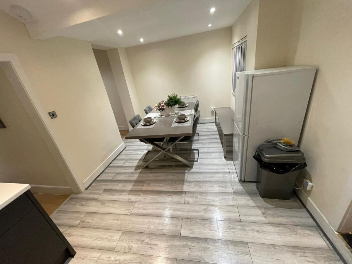Big 3 Bedroom London House With 2 Bathroom Plumstead  Exteriör bild