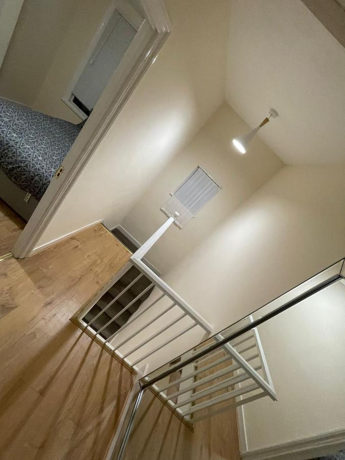 Big 3 Bedroom London House With 2 Bathroom Plumstead  Exteriör bild