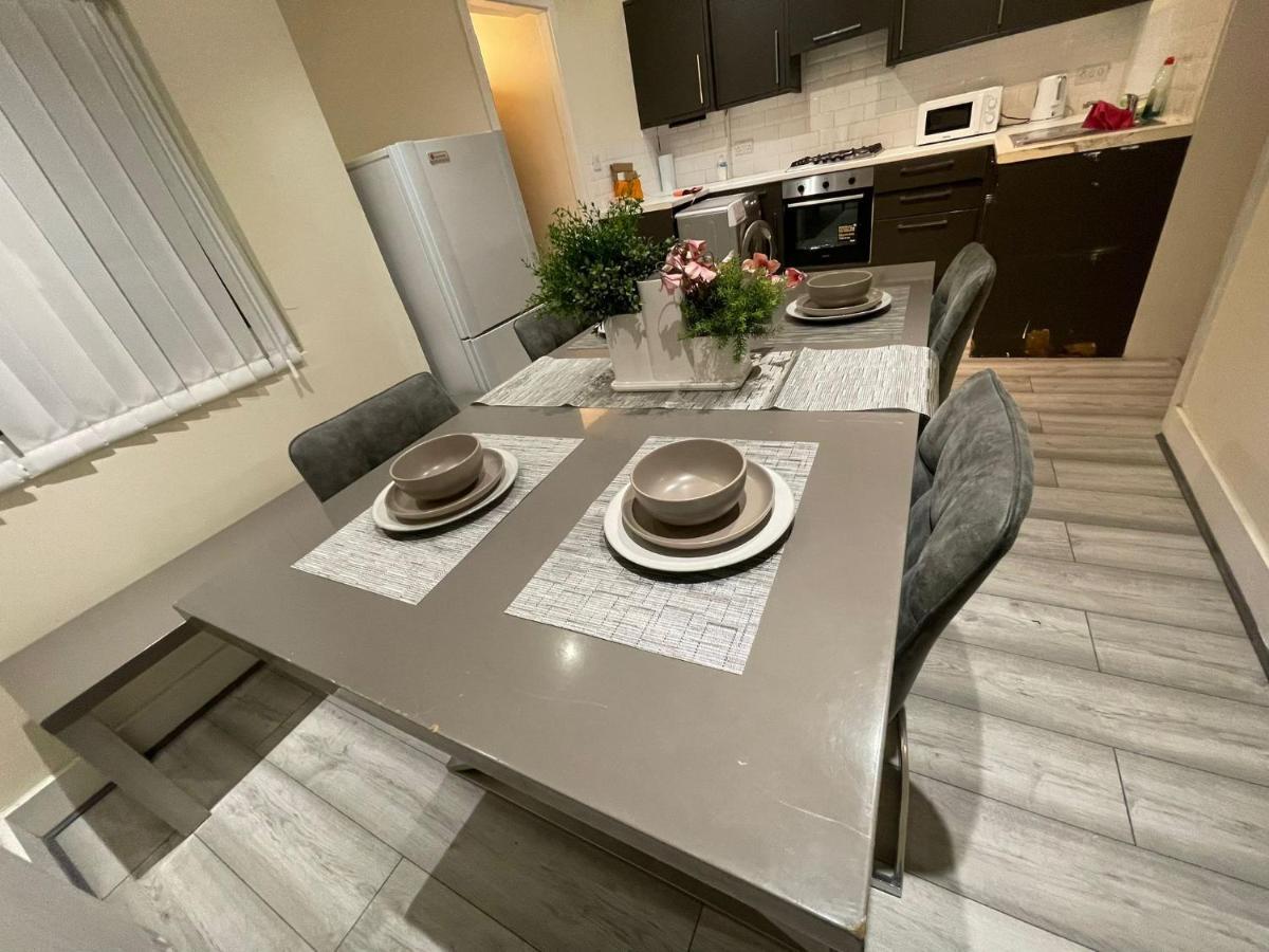 Big 3 Bedroom London House With 2 Bathroom Plumstead  Exteriör bild