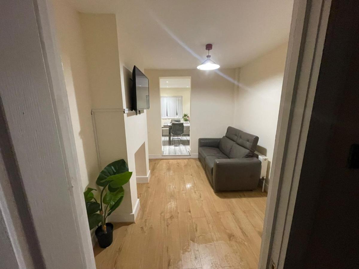 Big 3 Bedroom London House With 2 Bathroom Plumstead  Exteriör bild
