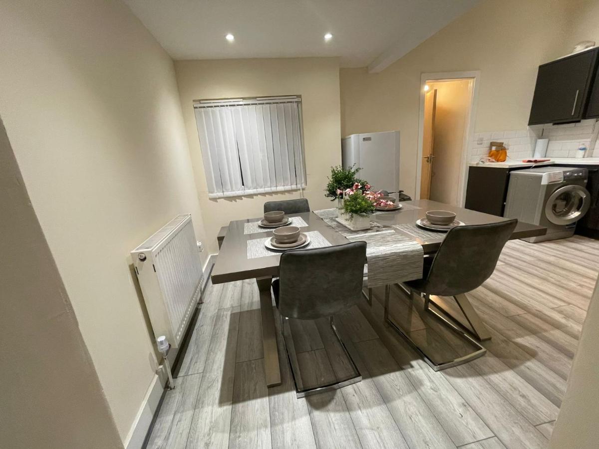Big 3 Bedroom London House With 2 Bathroom Plumstead  Exteriör bild
